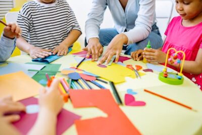 Crea-Kanjers, knutselende kinderen, naschoolse activiteit bij Coachingmatch